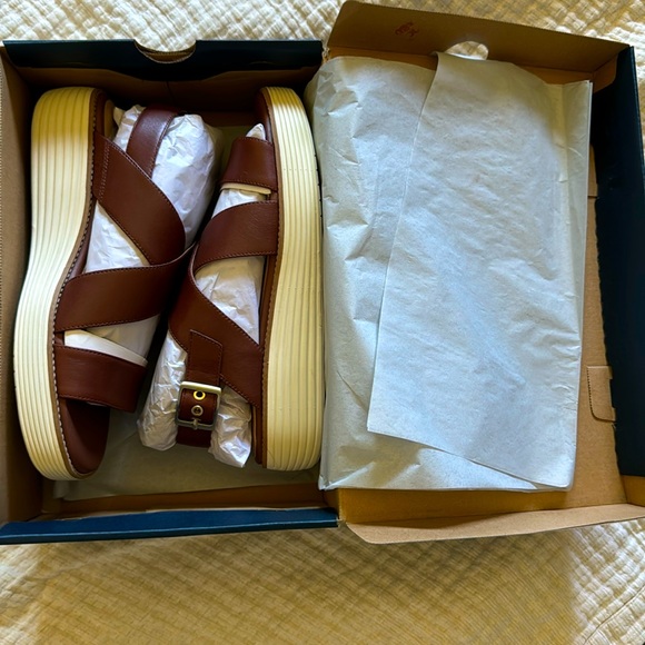 NEW Cole Haan size 9 OG platform sandal in dark brown. New with box. - Picture 2 of 4